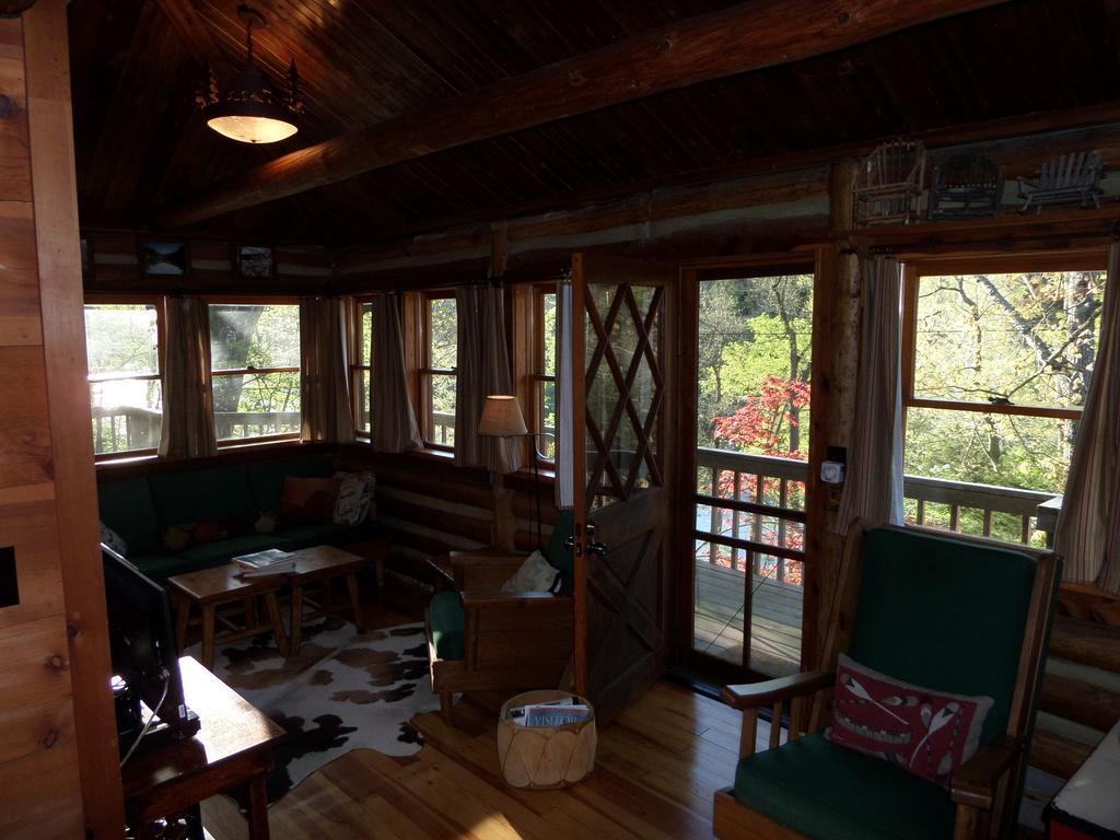 Lake Lucerne Treehouse Villa Юрека Спрингс Екстериор снимка